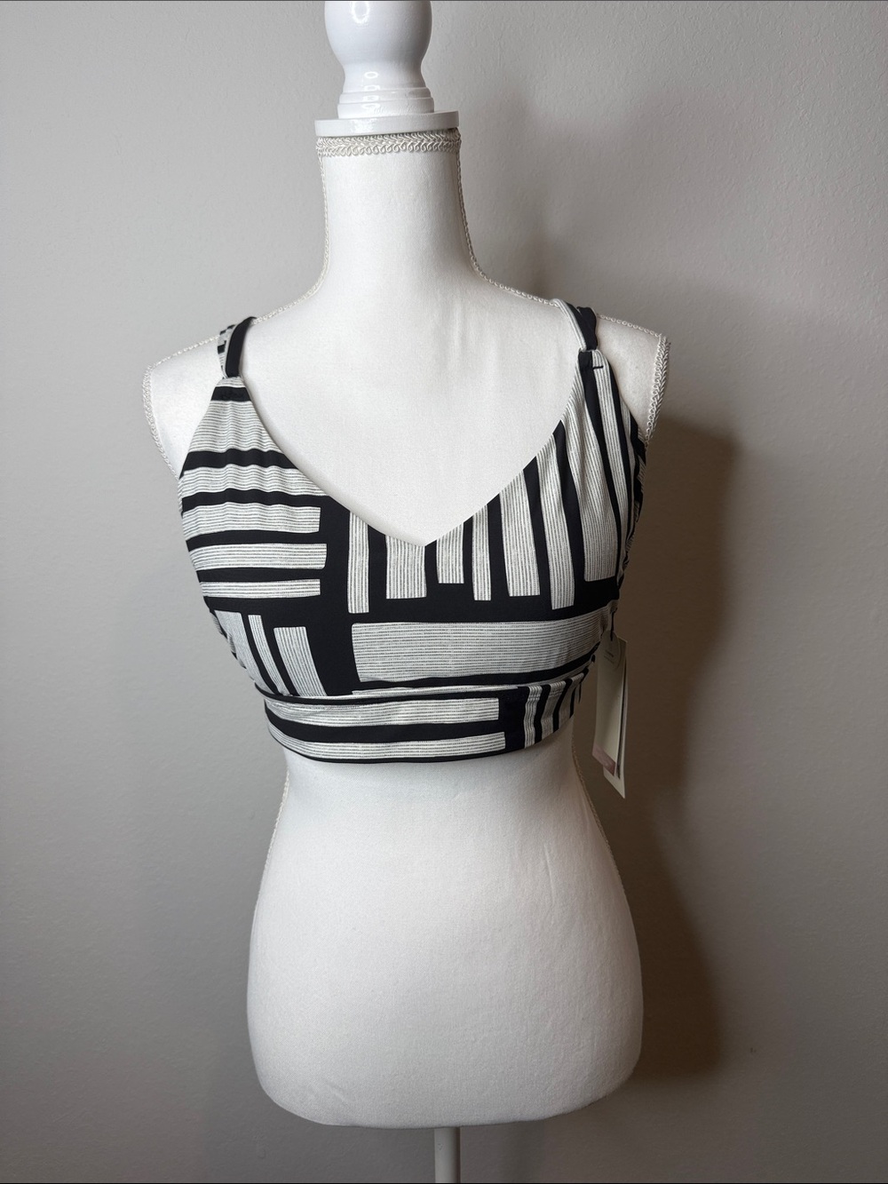 Black & White Geometric Striped Bikini Top NWT Size Large